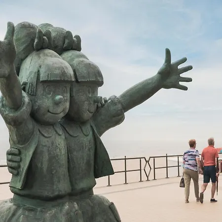 아파트 In Near Sea